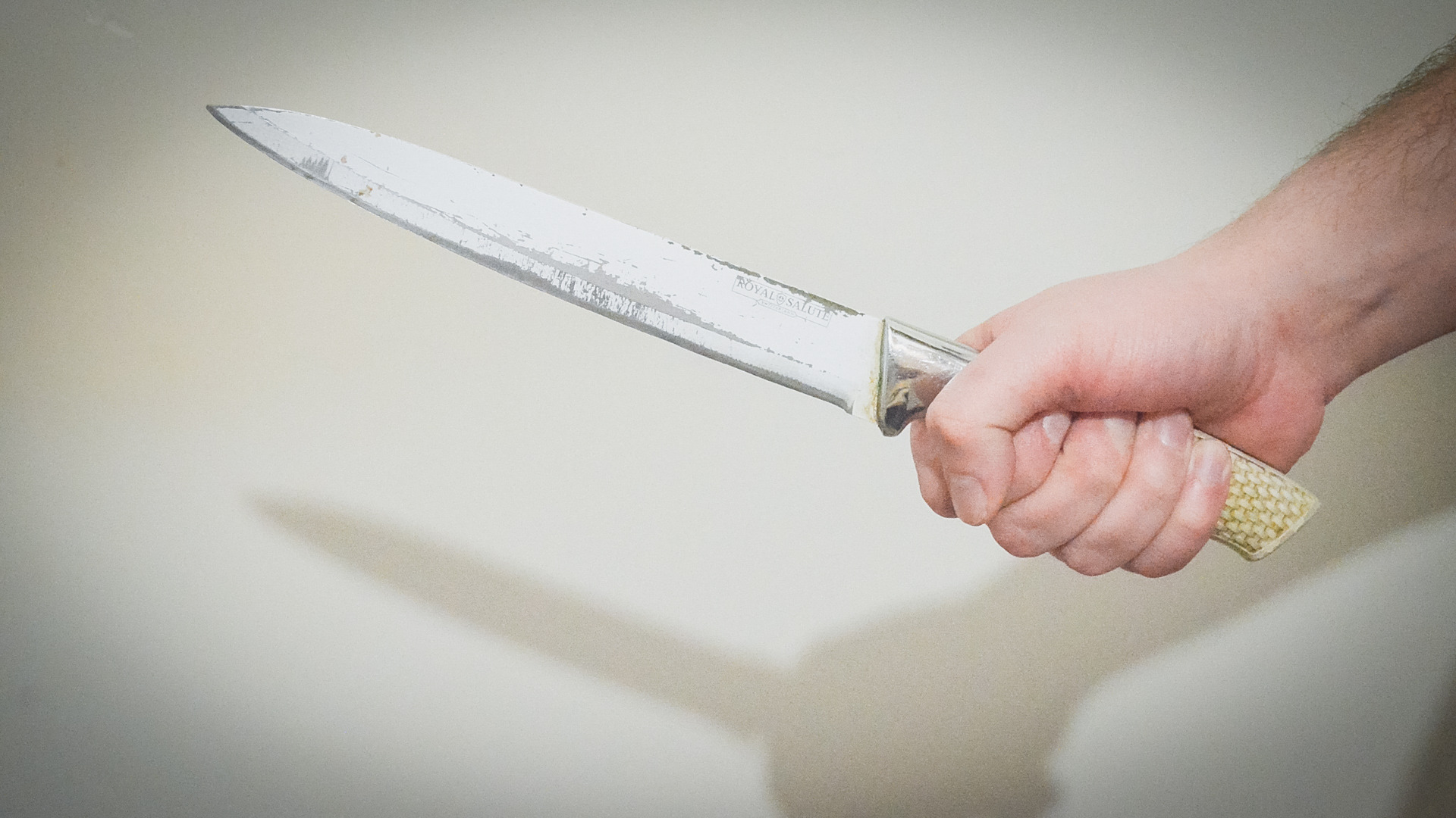 Житель Подмосковья убил соседа по коммуналке ударом ножа в бедро